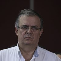 Ebrard acusa "gran desorden" en el levantamiento de encuestas de Morena