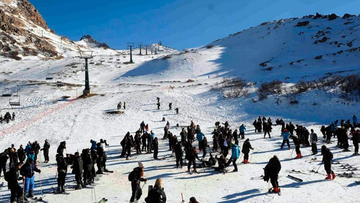 Las autoridades de Bariloche supervisan el comportamiento del brote. Fuente: (X)