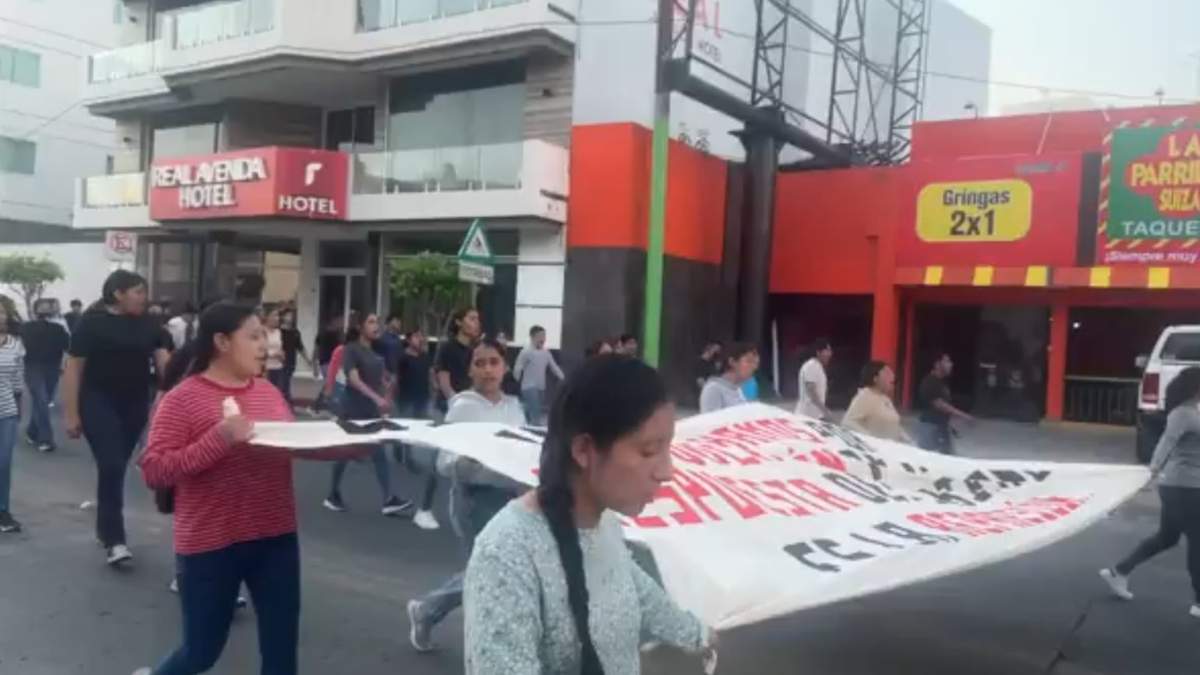 La marcha de normalistas en Tuxtla Gutiérrez