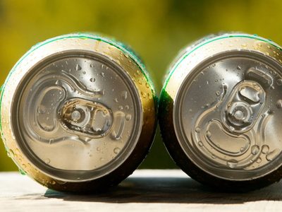 Mirá las hermosas macetas en tendencia que podés hacer con esas latas de cerveza vacías que ibas a tirar