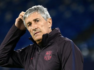 Quique Setién habló de su continuidad y cruzó a Luis Suárez