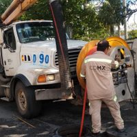 Sheinbaum envía a Tabasco trabajadores y maquinaria para desazolve ante inundaciones