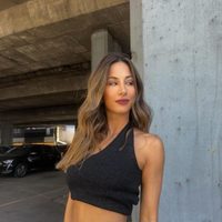 Estefi Berardi y las botas más desafiantes: un look monocromático para avivar la temporada