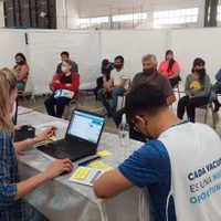 Cómo será la vacunación en Neuquén Capital, este domingo: horarios y lugares