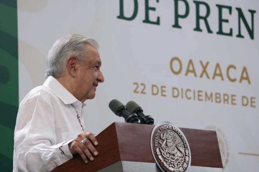Greg Abbott actúa de manera racista, señaló el presidente mexicano