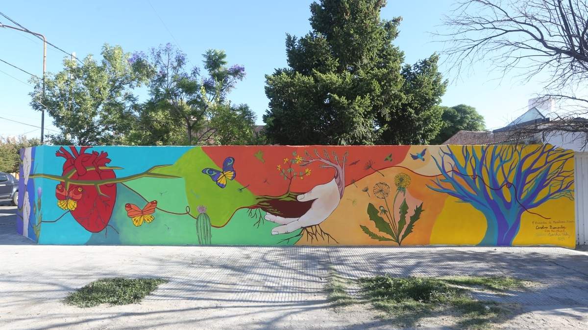 Uno de los 15 murales en General Roca. Fuente: (Twitter)