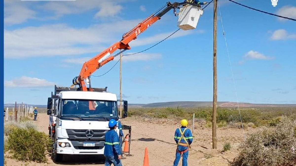 La caída de dos rayos afectó el servicio de electricidad en la Comarca Petrolera. Fuente: (Copelco)