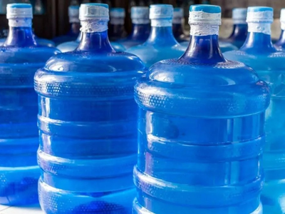 No tires el bidón de agua vacío: creá este hermoso canasto para guardar cremas, shampoos y cosméticos