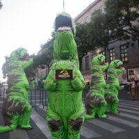 Xóchitl Gálvez manda "dinosaurios" a la SCJN en protesta contra el Plan B