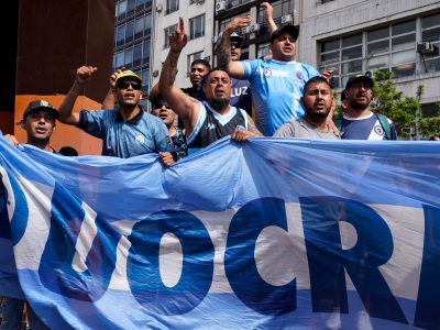 UOCRA se moviliza a la Secretaría de Trabajo en rechazo de 50 mil despidos