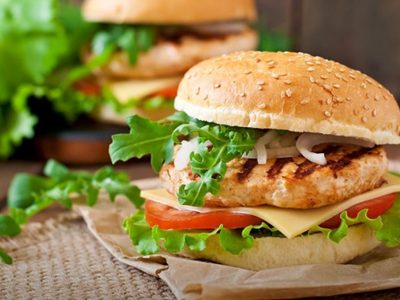 La receta para las hamburguesas caseras más jugosas y deliciosas, y no son de carne