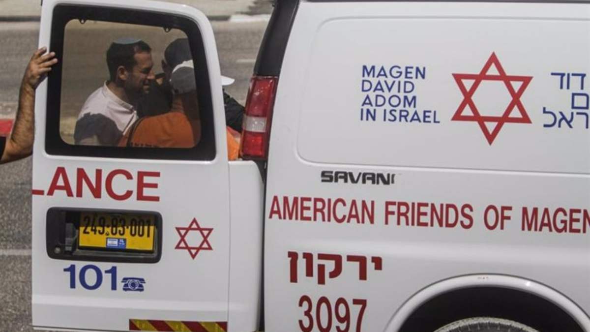 Paramédicos del el servicio nacional de emergencia y asistencia médica israelí, Magen David Adom