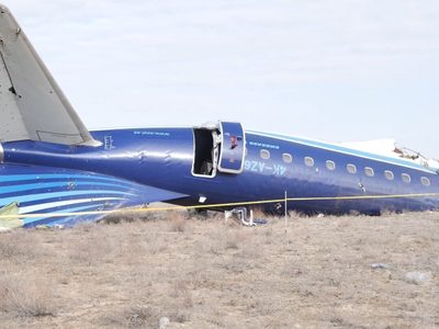 Afirman que el avión que cayó en Kazajistán fue alcanzado por un misil de Rusia