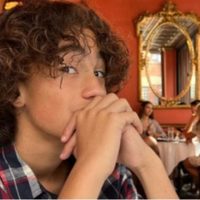 Niño pierde brazos y piernas por bacteria contraída durante vacaciones en EU