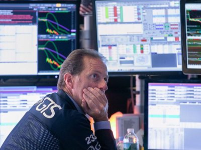 Los bonos argentinos en dólares subieron un 11% y el riesgo país su valor más bajo en cuatro meses