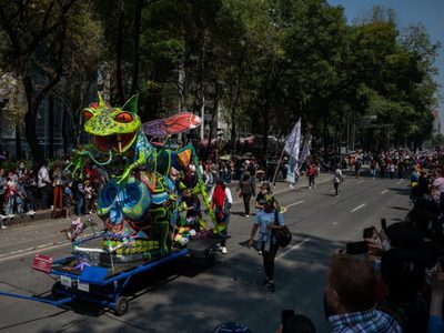 Así operará el Metrobús por los desfiles de Alebrijes y Catrinas