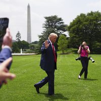 Trump se reune con su gabinete de seguridad nacional y asesores, ante situación en Los Ángeles