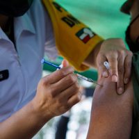 Arranca la inmunización de mexicanos en Estados Unidos, según el Consulado azteca