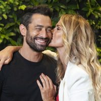 Se camuflaron: Sabrina Rojas y el Tucu López pasearon como turistas por la ciudad