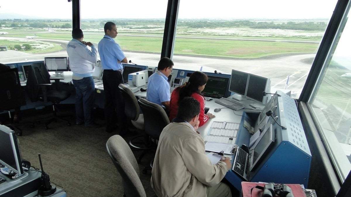 Los controladores aéreos van al paro