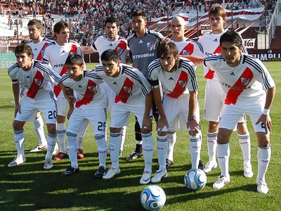 Retirado: Jugó en River y hoy vende camisetas de fútbol por internet