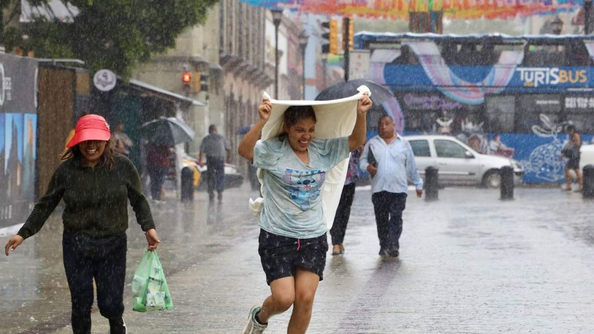 Lluvias provocadas por los remanentes de la tormenta Nadine en Oaxaca