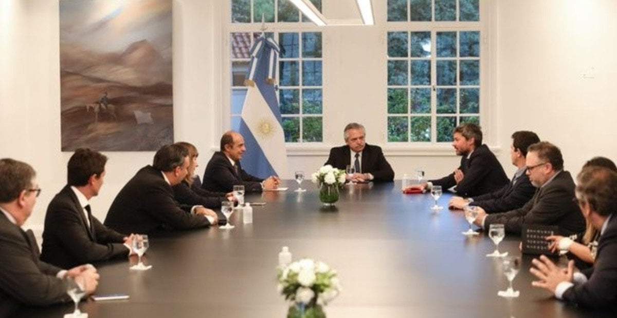 Se firmó el nuevo decreto. Fuente:(Twitter)