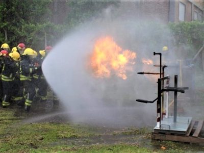 Bomberos de la provincia de Buenos Aires se capacitaron en la Casa de Fuego de Centenario