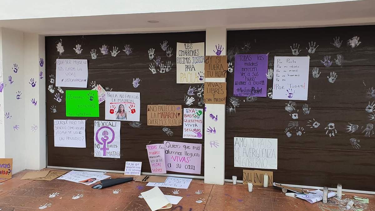 Empapelan casa de gobernadora Marina del Pilar en protesta por asesinato de Paola