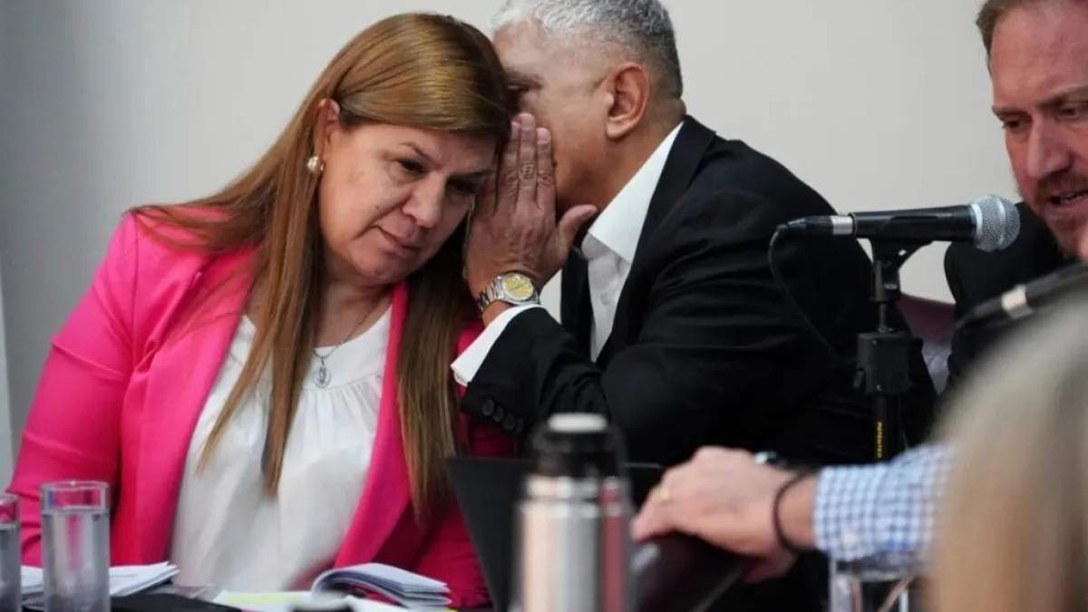 "Tenemos 200 cajas de bombones para nosotros". No todas son pálidas para los Ruiz. Fuente: (X)