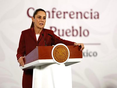 Plan B de Sheinbaum plantea topes máximos de remuneraciones para consejeros del INE