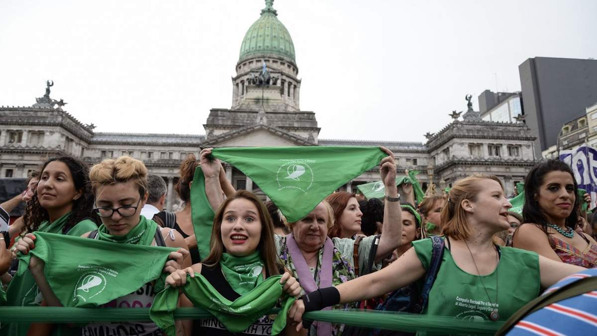 El Congreso discute la interrupción voluntaria del embarazo. Fuente: (Twitter)
