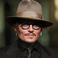 ¡Bienvenido! Johnny Depp abrió su cuenta de Instagram inspirado totalmente en los Beatles y arrasó