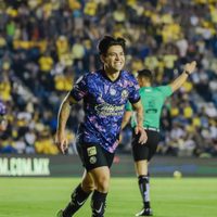 Víctor Dávila encamina al líder América a goleada de 3-0 sobre Atlético de San Luis (Video)