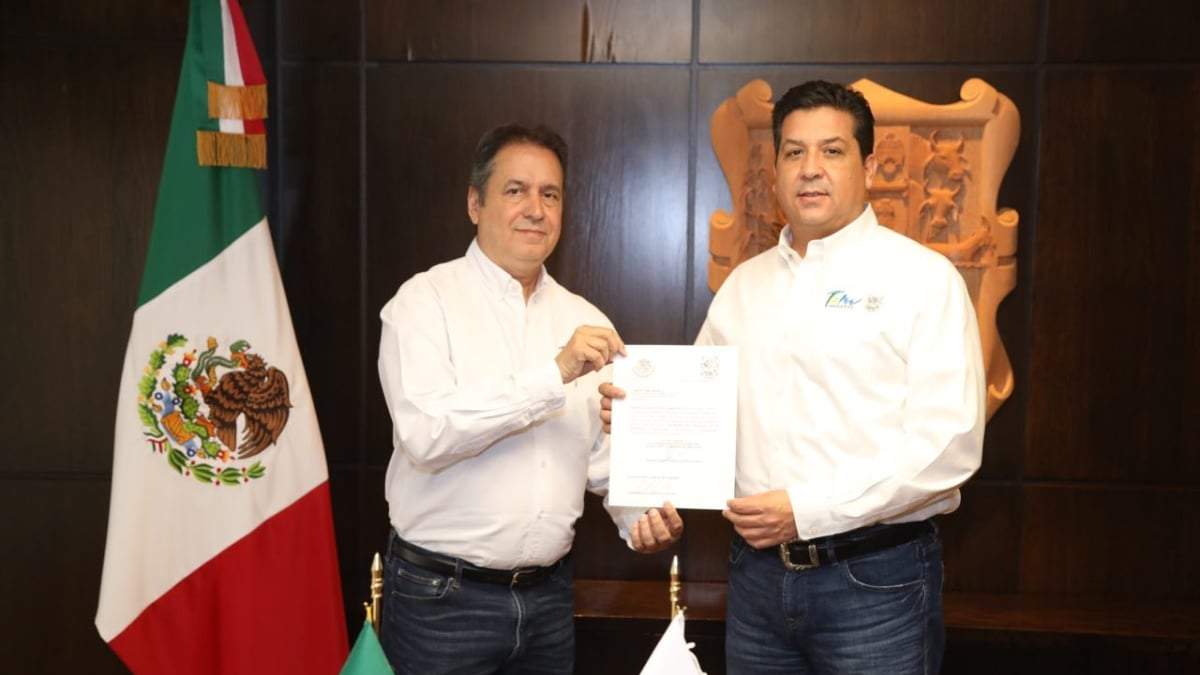 Mario Gómez Monroy, secretario de Educación con García Cabeza de Vaca