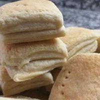 Con 1 zanahoria y medio zucchini, prepará estos deliciosos criollitos para acompañar tus picadas