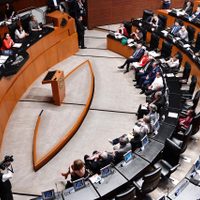 Oposición en el Senado rechaza consulta de revocación de mandato en marzo de 2021