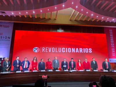 El Consejo Político del PRI respalda a "Alito" Moreno y denuncia embestida mediática del gobierno