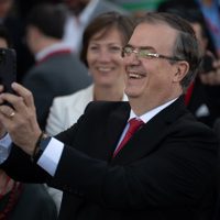 Marcelo Ebrard se lanza como youtuber; estrenará su programa "DiChelo"