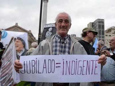 Según un informe, las jubilaciones perdieron 27,4% con la fórmula de Javier Milei