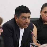 Morena propone que exfuncionarios se contraten en empresas privadas hasta después de 10 años