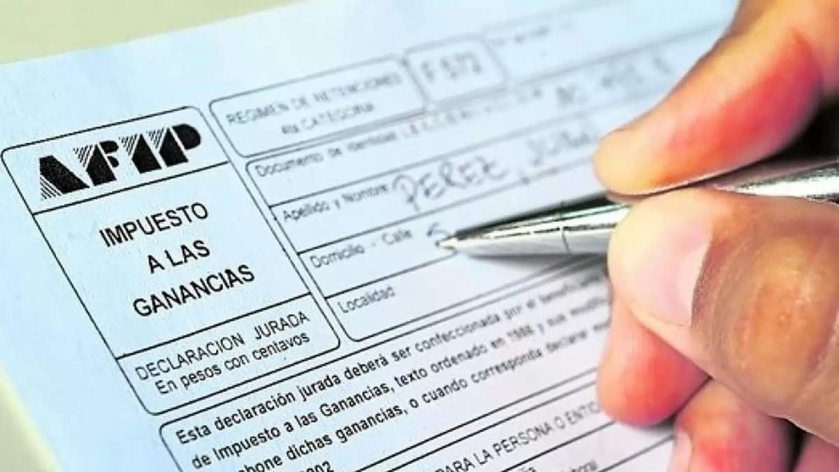 De ser aprobada la ley, 1.2 millones de trabajadores serían beneficiados. Fuente: (Twitter)