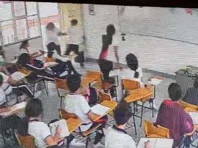 Alumno que apuñaló a maestra queda vinculado por lesiones leves y no por tentativa de feminicidio