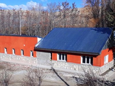 La Escuela 81 de Villa Puente Picún Leufú, en la etapa final de la ampliación