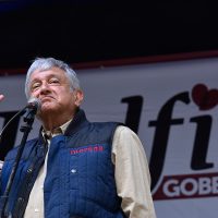 INE y Trife 'traen marcaje personal contra Morena”, alerta López Obrador