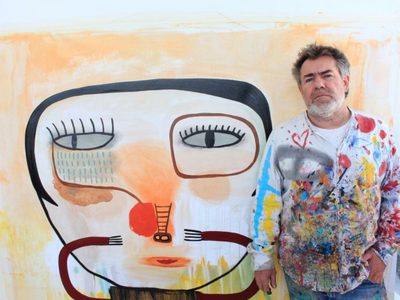 Milo Lockett lleva su arte a un Jardín de Infantes del oeste