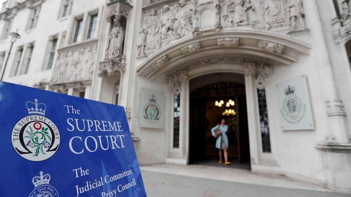 Entrada a la Corte Suprema en Londres