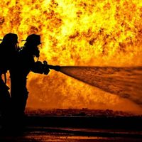 Conmoción: las imágenes de un voraz incendio en plena ciudad