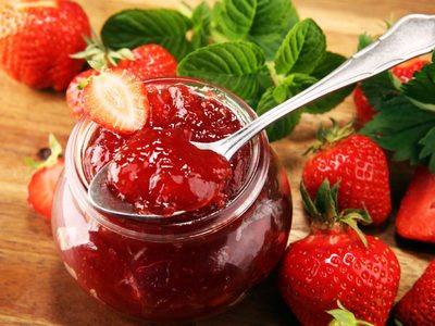 Aprovechá al máximo el azúcar natural de la fruta con esta técnica griega de mermelada al horno
