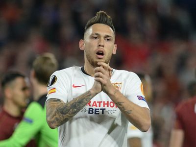 Sevilla, equipo de Banega y Ocampos, confirmó un positivo de coronavirus a días de la Europa League